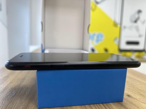 ⚫ iPhone SE (2020) | noir | 64 Go | Honneurs